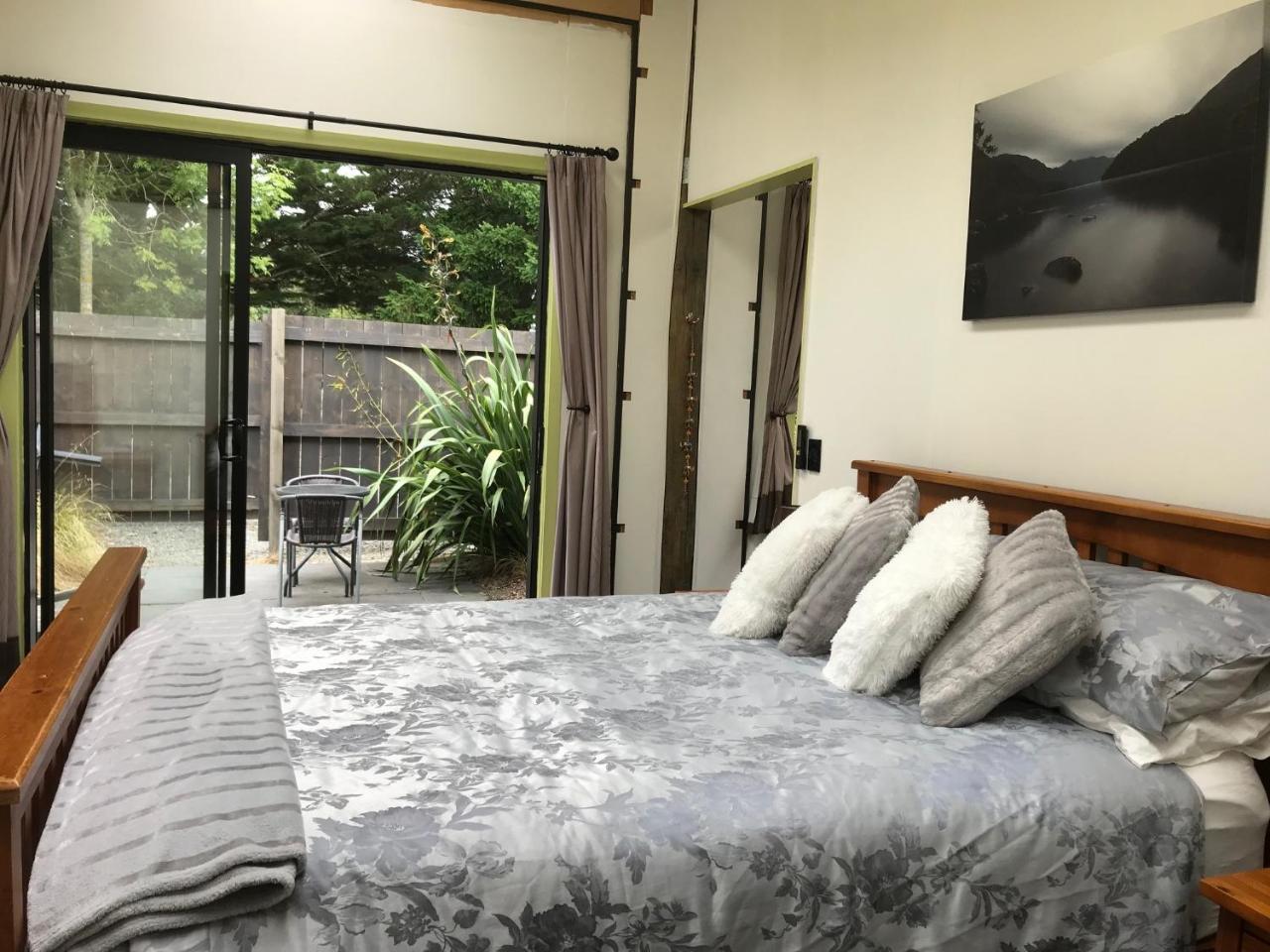 River Retreat Hotel Coalgate ภายนอก รูปภาพ